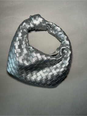Urban expressions silver knotted bag